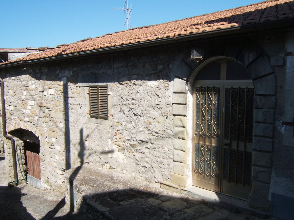 Semi detached stone House with courtyard
